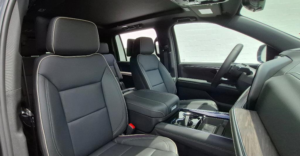 new 2025 Chevrolet Suburban car, priced at $84,345