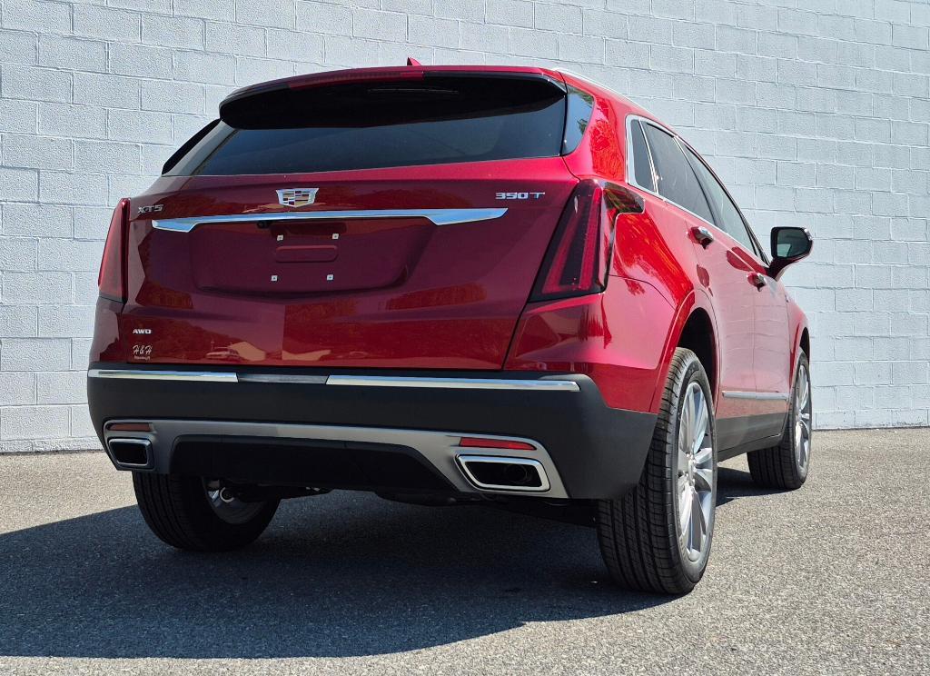 new 2025 Cadillac XT5 car, priced at $55,530