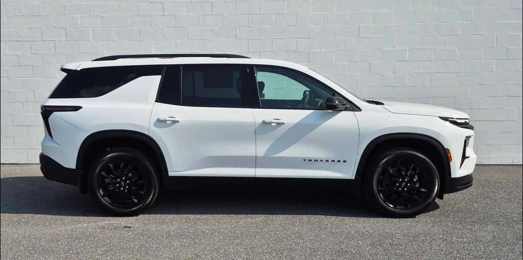 new 2026 Chevrolet Traverse car, priced at $50,065