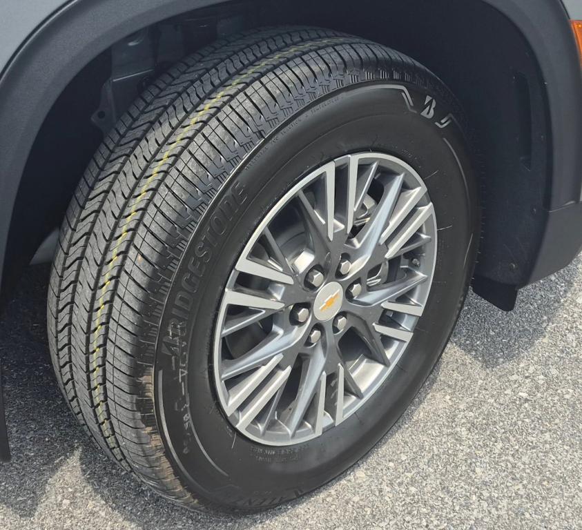 new 2025 Chevrolet Traverse car, priced at $45,395