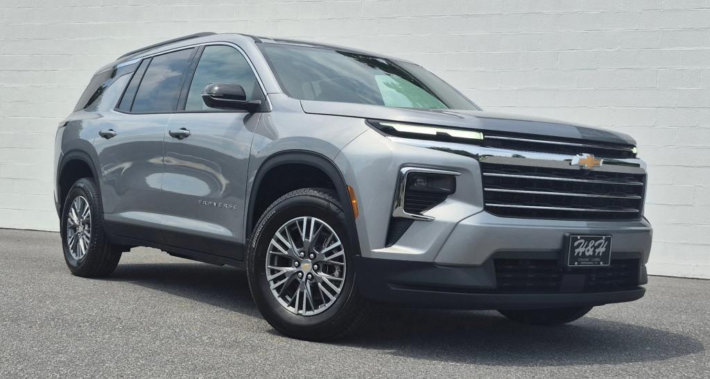 new 2025 Chevrolet Traverse car, priced at $45,395