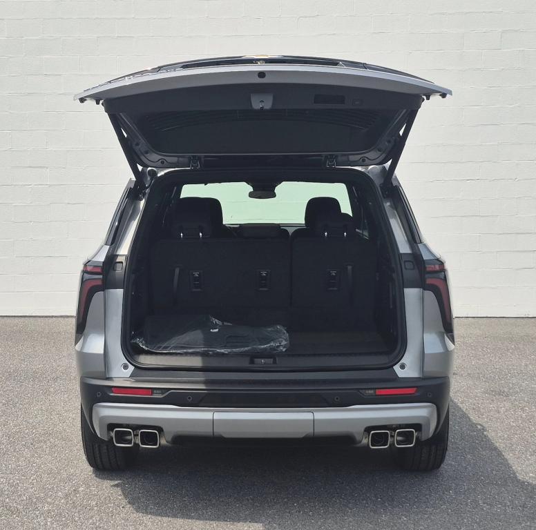 new 2025 Chevrolet Traverse car, priced at $45,395