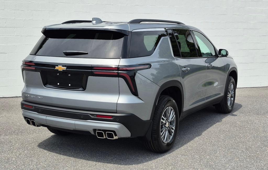 new 2025 Chevrolet Traverse car, priced at $45,395