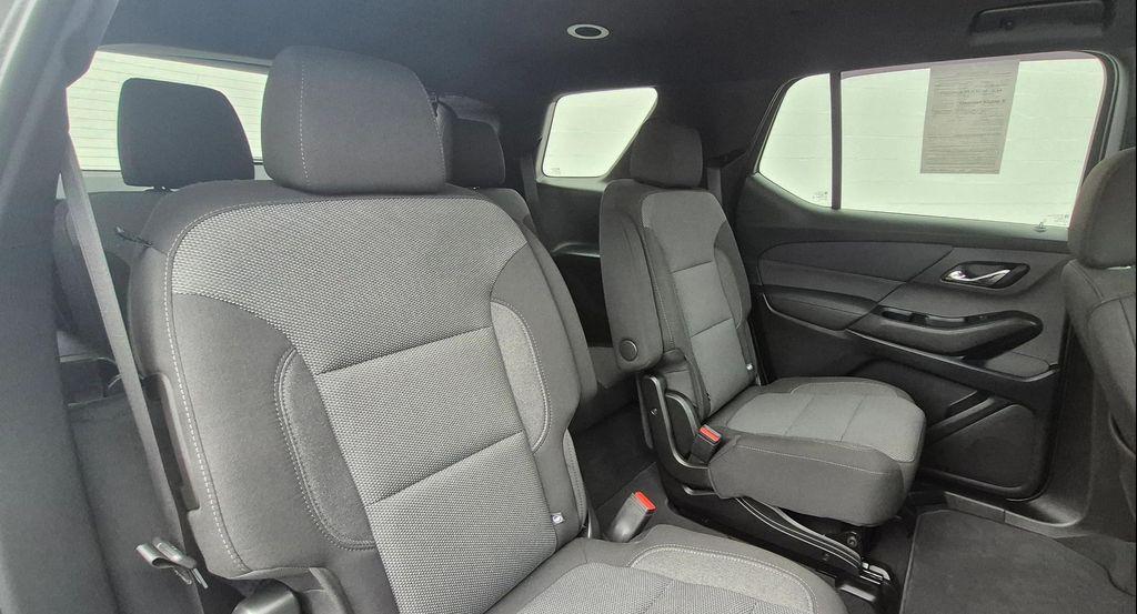 used 2023 Chevrolet Traverse car, priced at $32,992