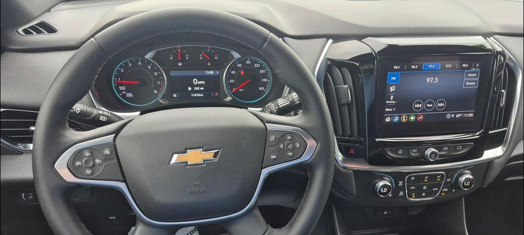 used 2023 Chevrolet Traverse car, priced at $32,992