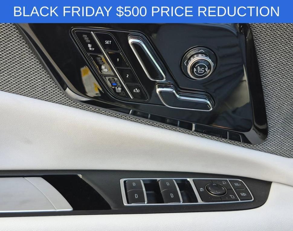 new 2025 Cadillac OPTIQ car, priced at $59,385