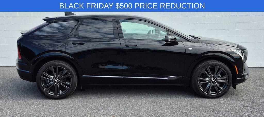new 2025 Cadillac OPTIQ car, priced at $59,385