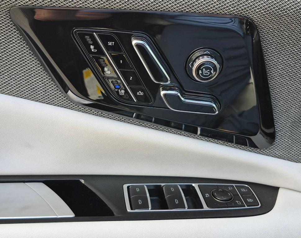 new 2025 Cadillac OPTIQ car, priced at $59,385