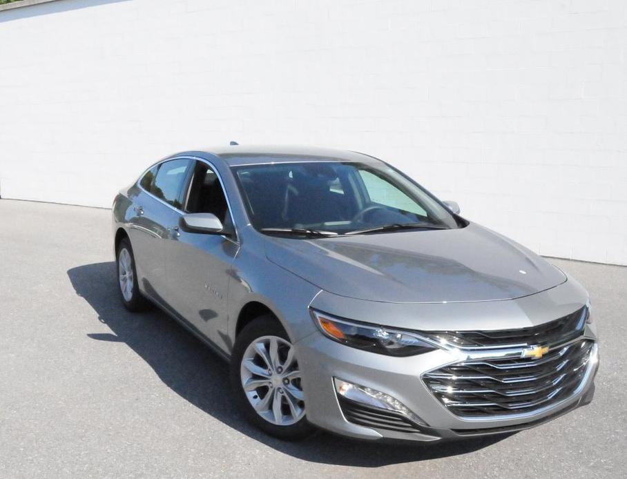 new 2025 Chevrolet Malibu car, priced at $29,335