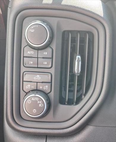 new 2025 Chevrolet Silverado 1500 car, priced at $52,135