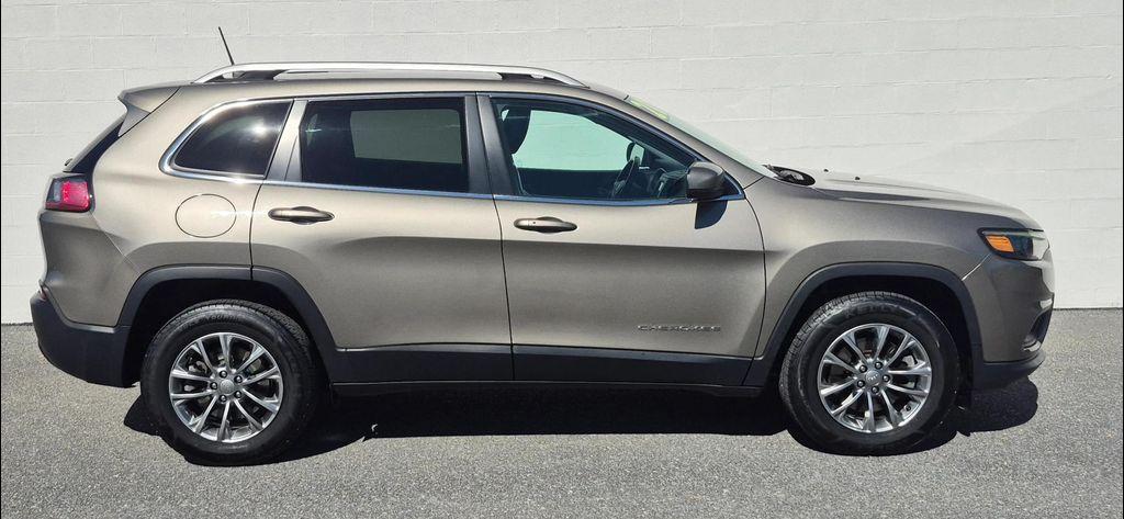used 2020 Jeep Cherokee car, priced at $16,977