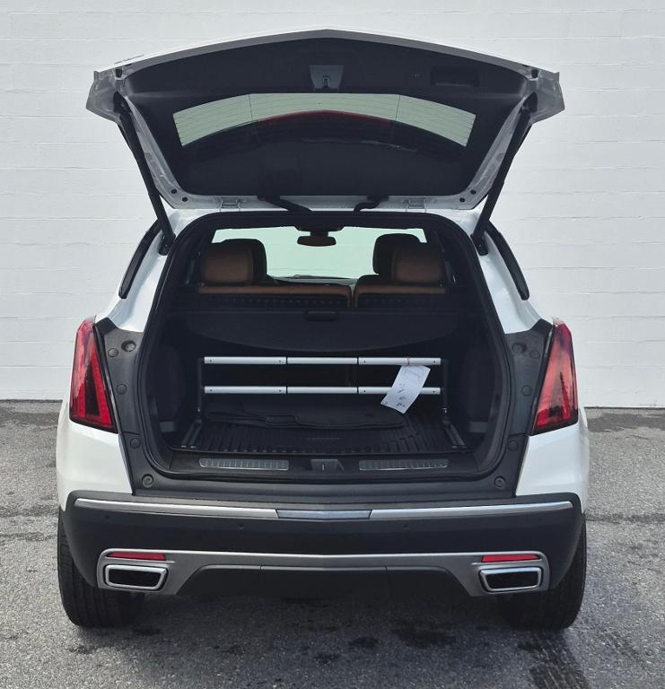new 2025 Cadillac XT5 car, priced at $56,209