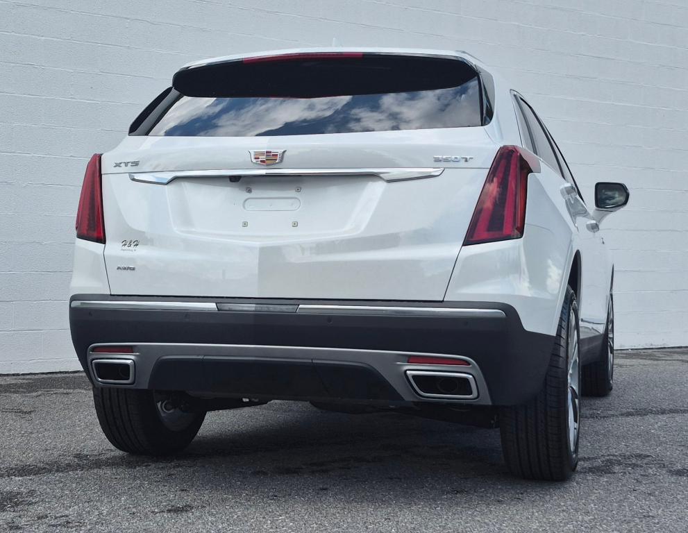new 2025 Cadillac XT5 car, priced at $56,209