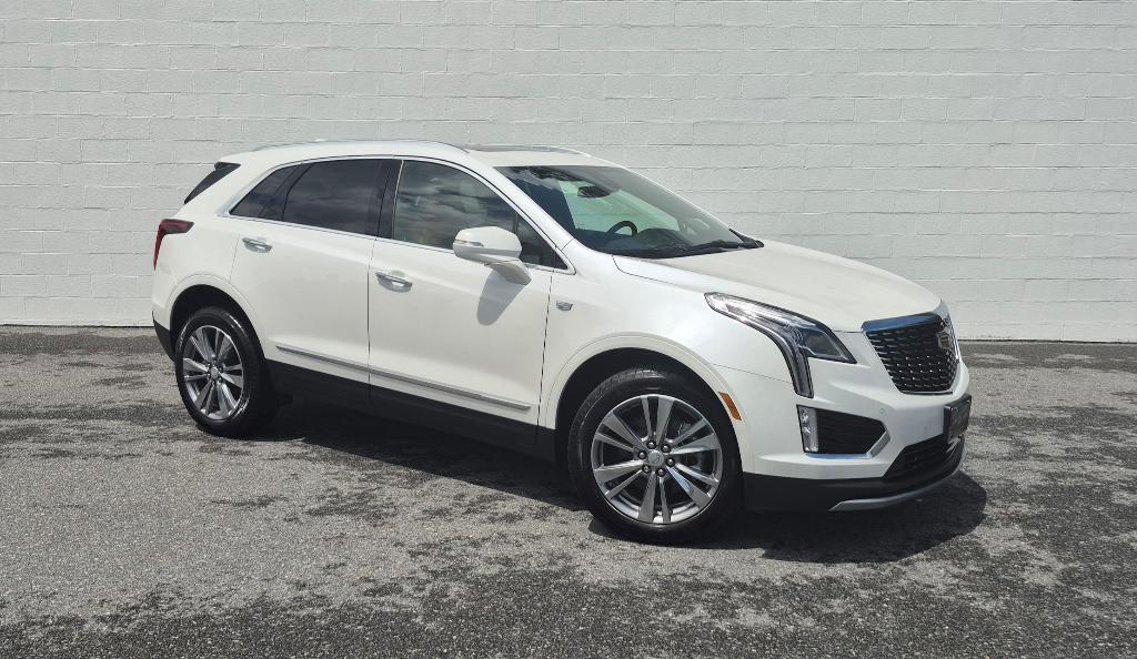 new 2025 Cadillac XT5 car, priced at $56,209