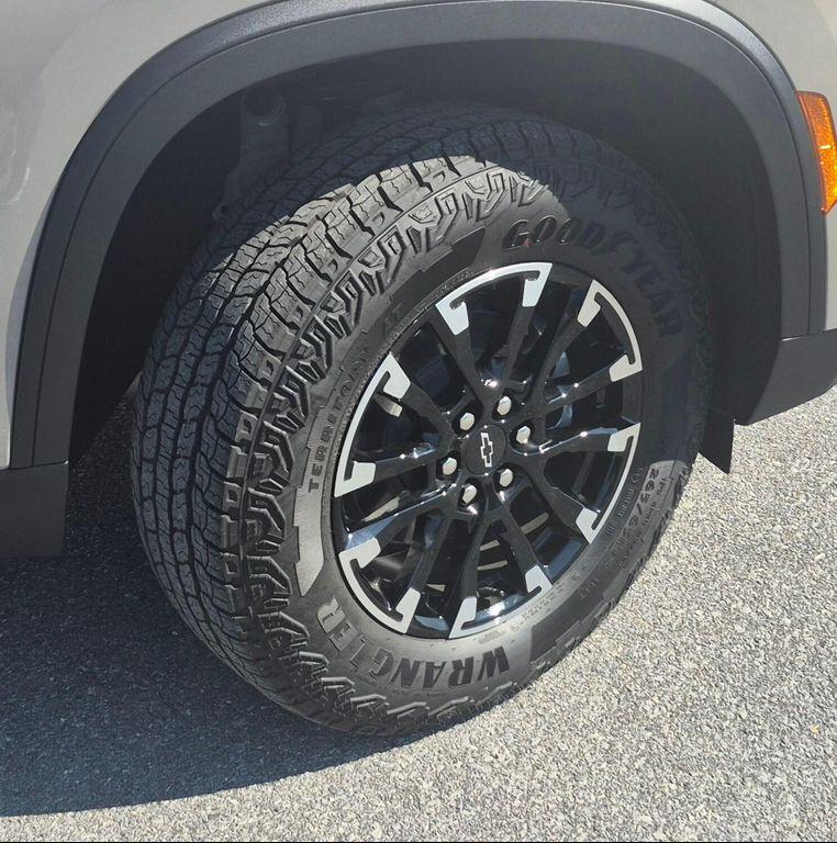 new 2026 Chevrolet Traverse car, priced at $52,295