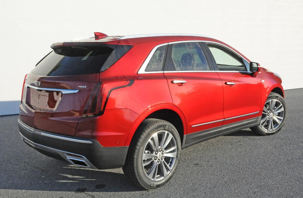 new 2025 Cadillac XT5 car, priced at $60,625