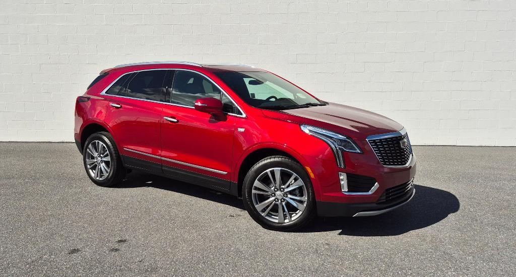 new 2025 Cadillac XT5 car, priced at $55,540