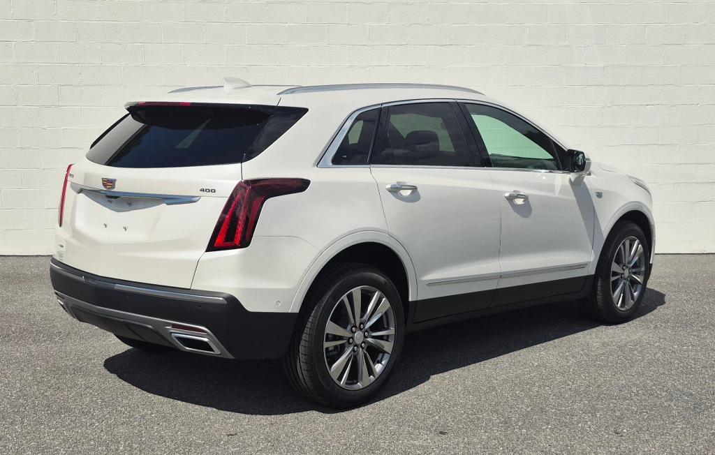 new 2025 Cadillac XT5 car, priced at $60,530