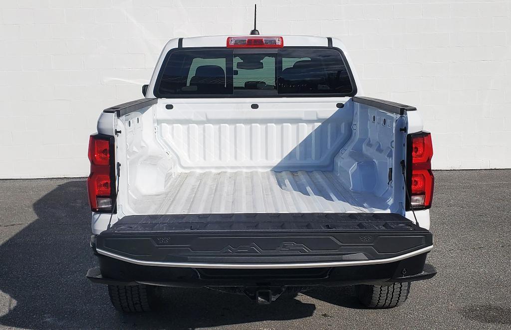 new 2025 Chevrolet Colorado car, priced at $44,900