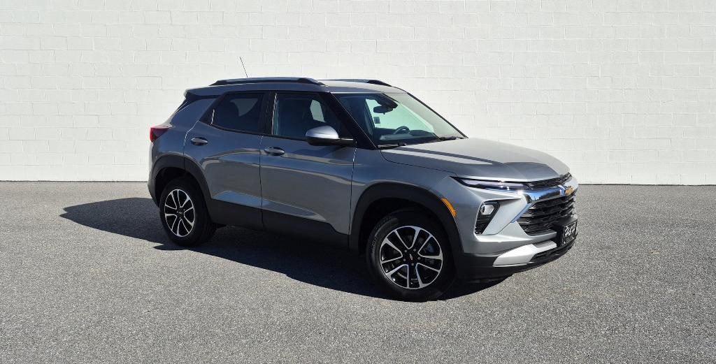 new 2025 Chevrolet TrailBlazer car, priced at $28,310