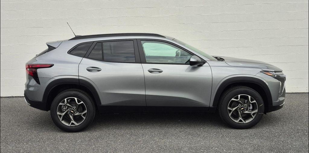 new 2025 Chevrolet Trax car, priced at $25,485