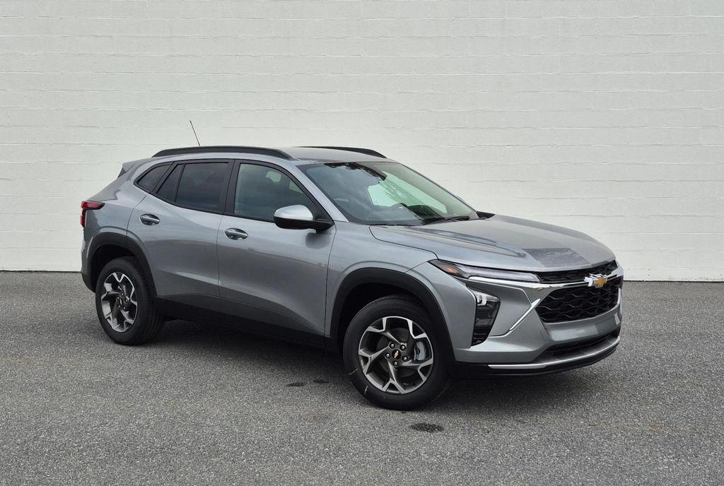 new 2025 Chevrolet Trax car, priced at $25,485