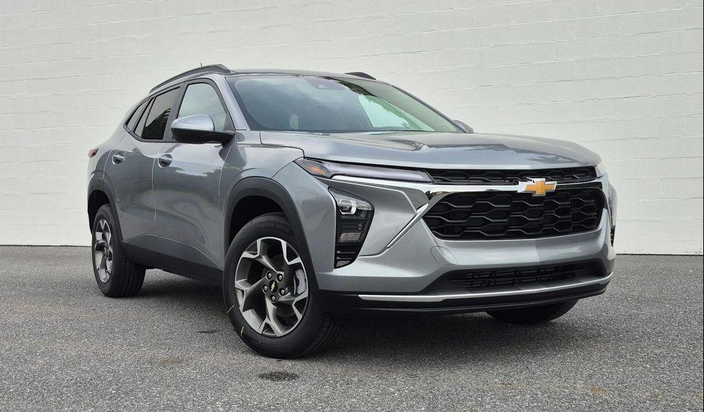 new 2025 Chevrolet Trax car, priced at $25,485