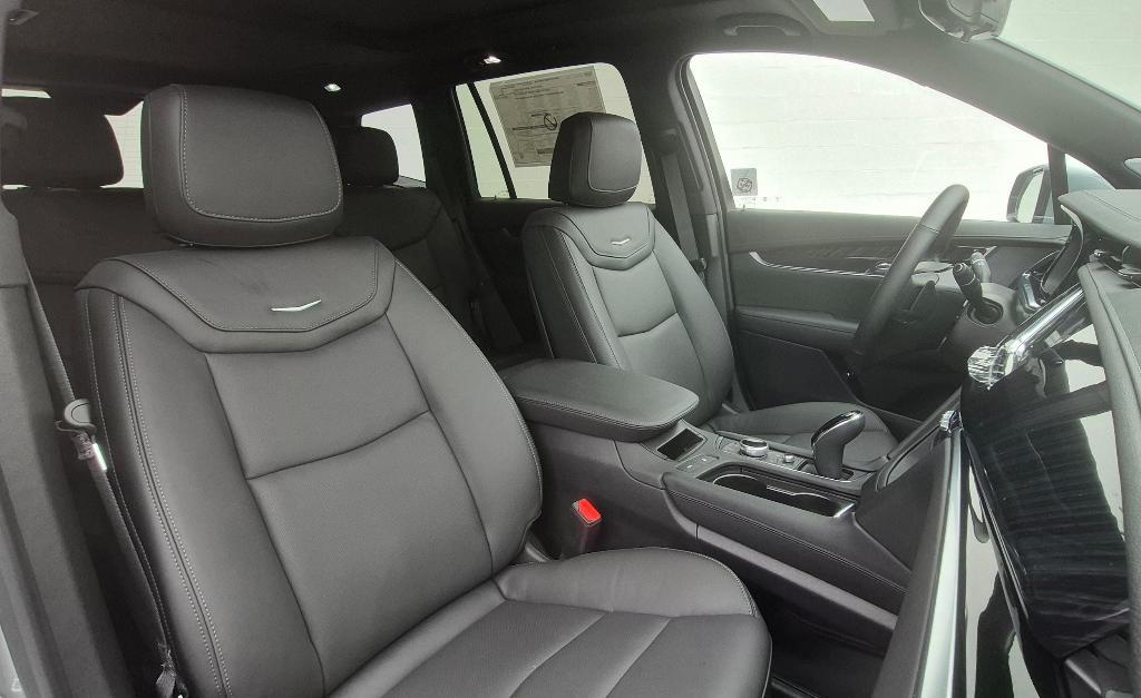 new 2025 Cadillac XT6 car, priced at $62,155