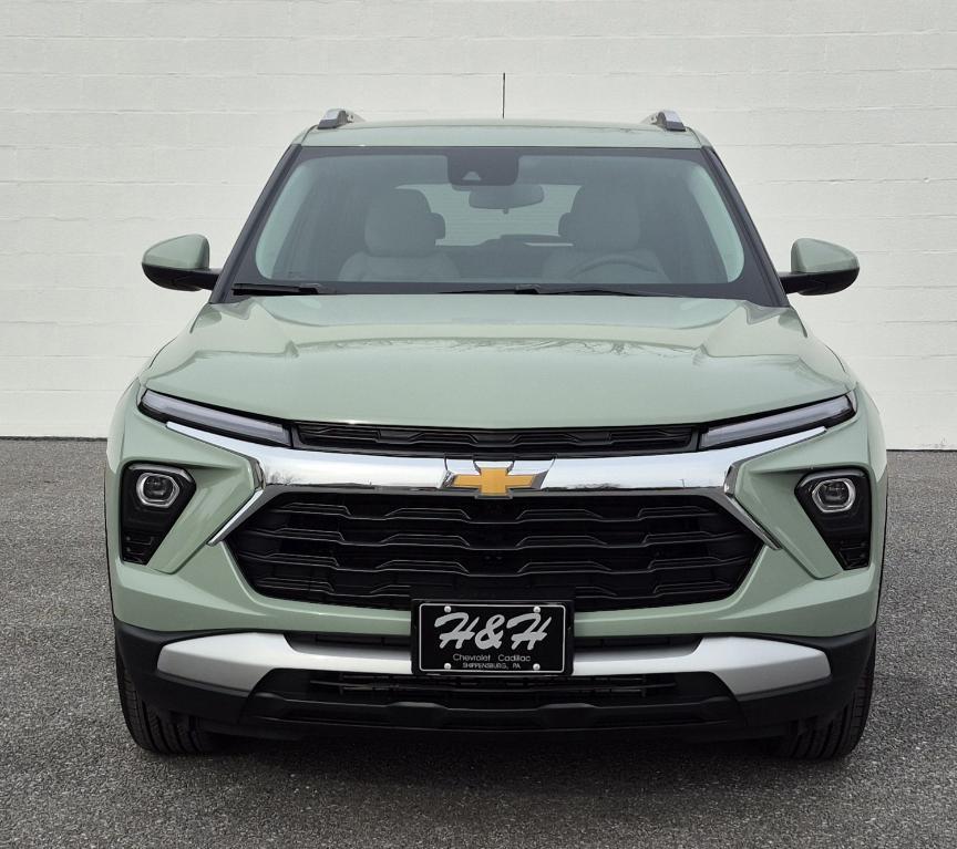 new 2025 Chevrolet TrailBlazer car, priced at $28,000