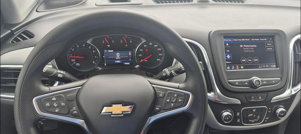 used 2022 Chevrolet Equinox car, priced at $18,250