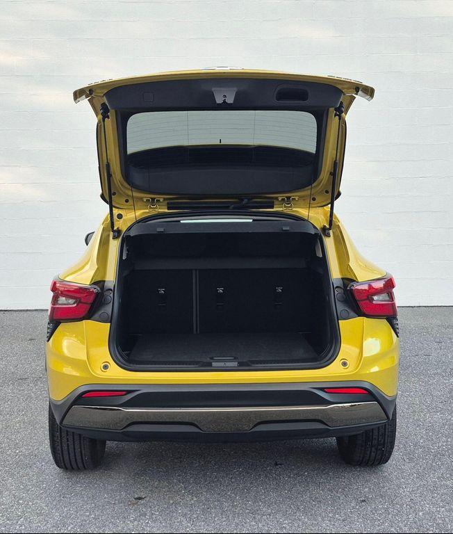 used 2024 Chevrolet Trax car, priced at $23,991