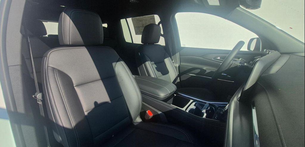 new 2026 Chevrolet Traverse car, priced at $49,670