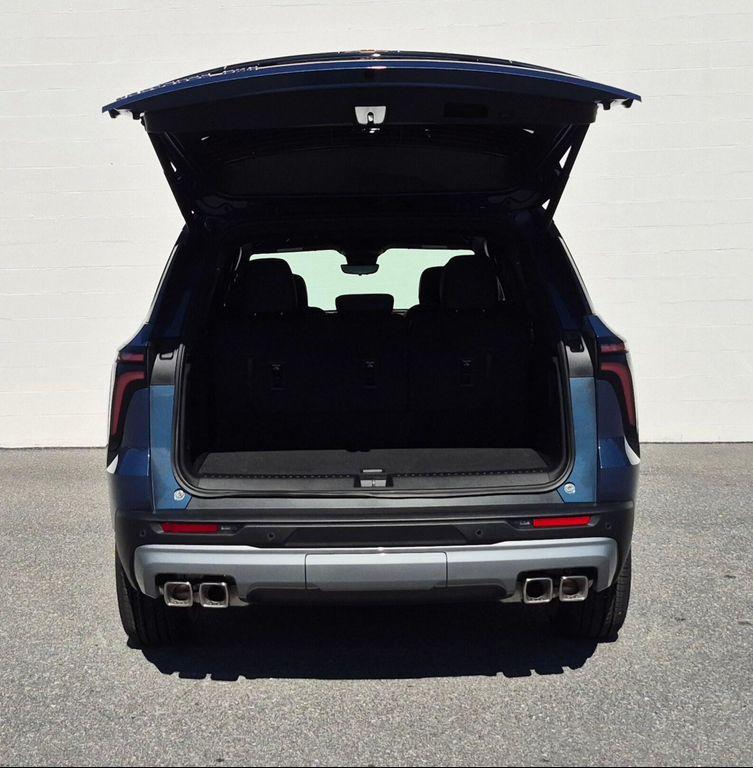 new 2026 Chevrolet Traverse car, priced at $46,960