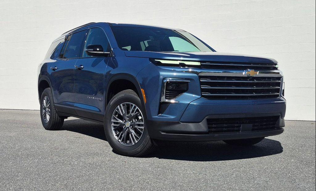 new 2026 Chevrolet Traverse car, priced at $46,960