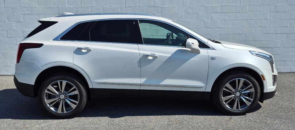 new 2025 Cadillac XT5 car, priced at $56,925