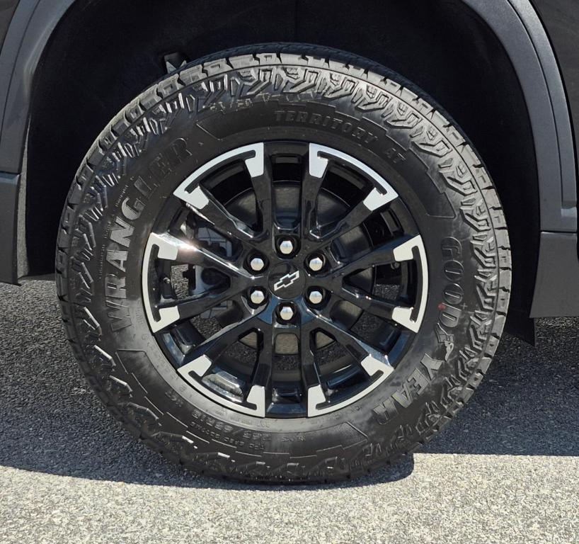 new 2025 Chevrolet Traverse car, priced at $49,695