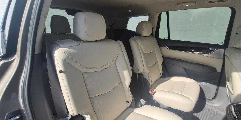 used 2023 Cadillac XT6 car, priced at $40,940