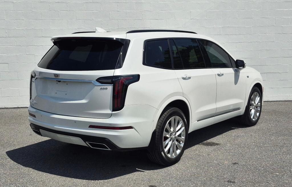 used 2023 Cadillac XT6 car, priced at $45,991