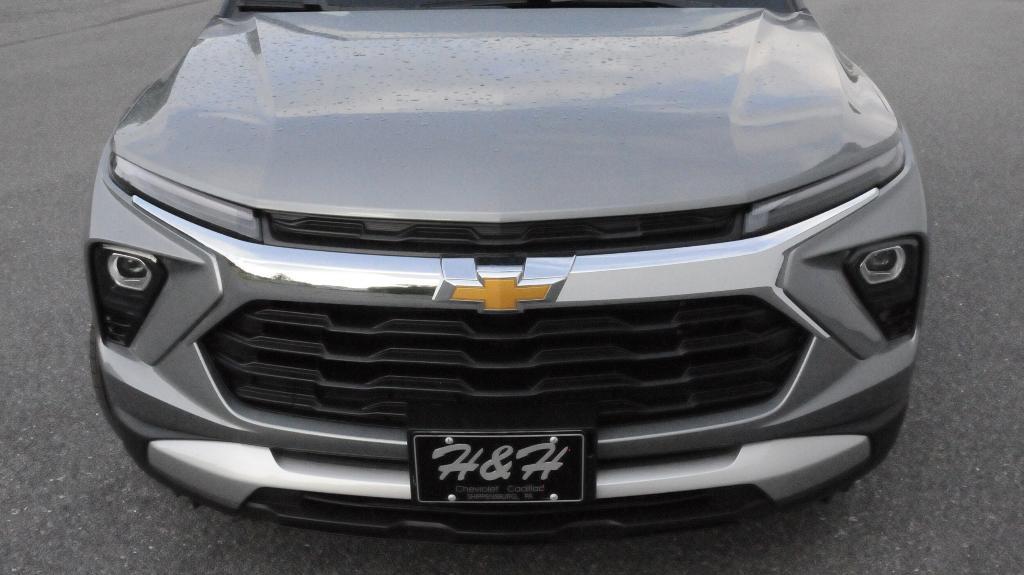 new 2025 Chevrolet TrailBlazer car, priced at $27,900