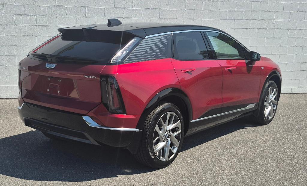 new 2025 Cadillac OPTIQ car, priced at $57,105