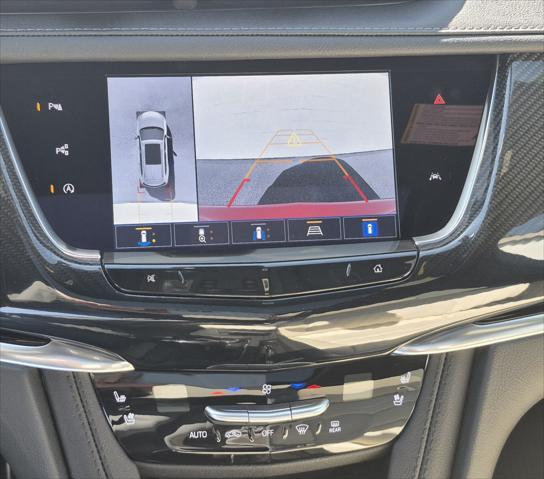 used 2024 Cadillac XT6 car, priced at $54,900