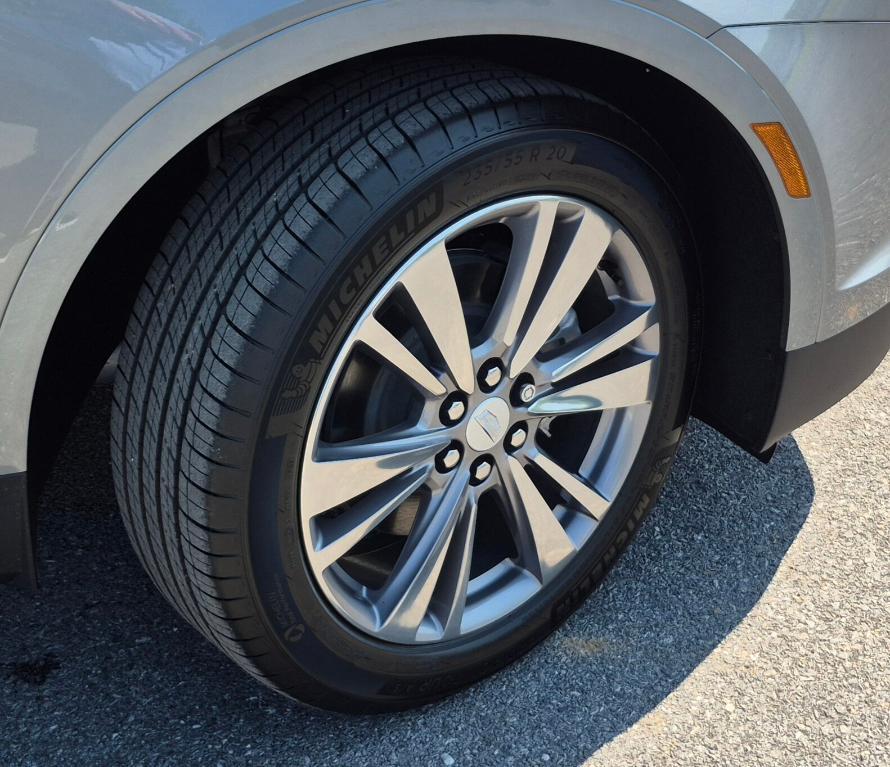 new 2025 Cadillac XT5 car, priced at $54,305