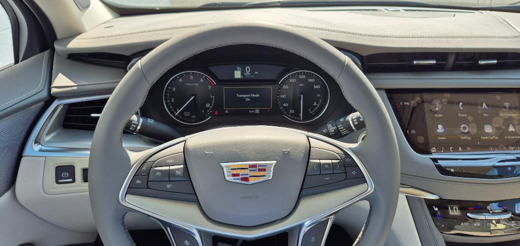 new 2025 Cadillac XT5 car, priced at $54,305