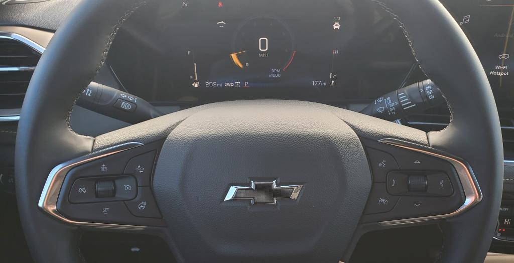 new 2025 Chevrolet TrailBlazer car, priced at $33,277