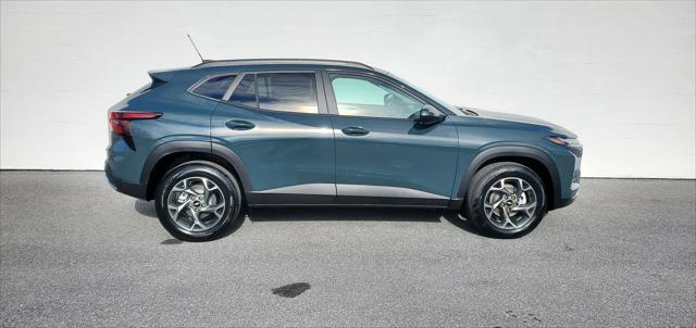 new 2025 Chevrolet Trax car, priced at $25,025