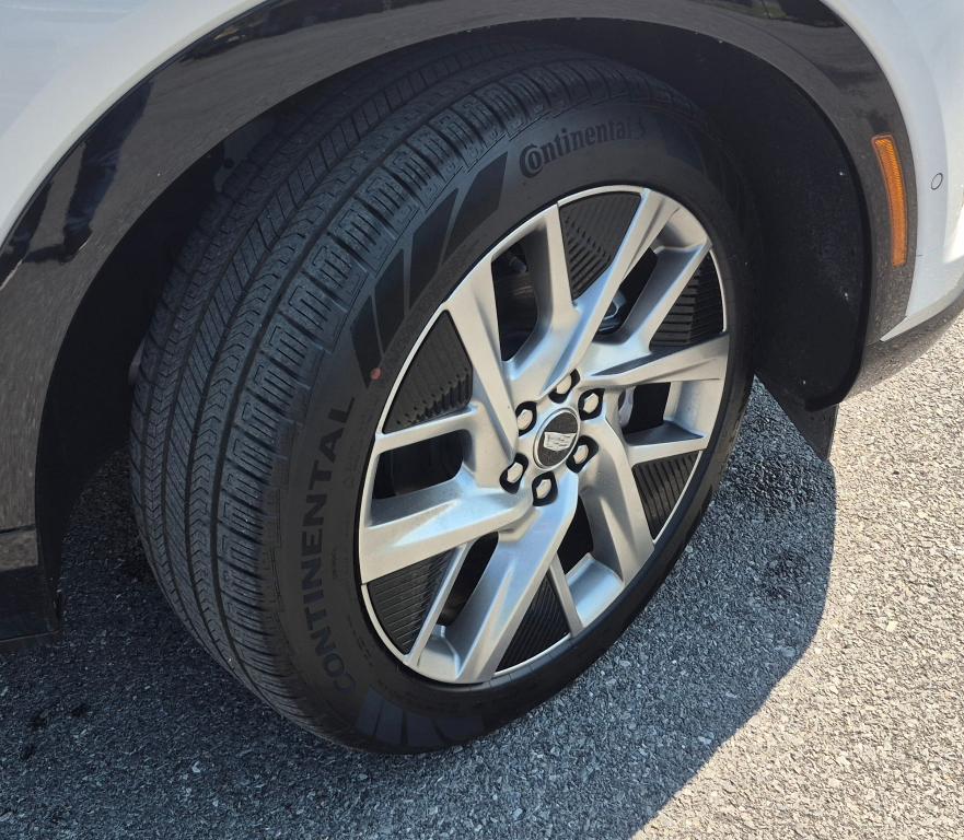 new 2025 Cadillac OPTIQ car, priced at $58,205