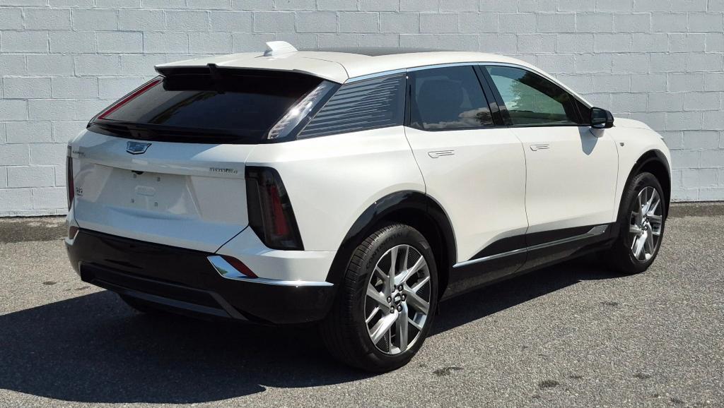 new 2025 Cadillac OPTIQ car, priced at $58,205
