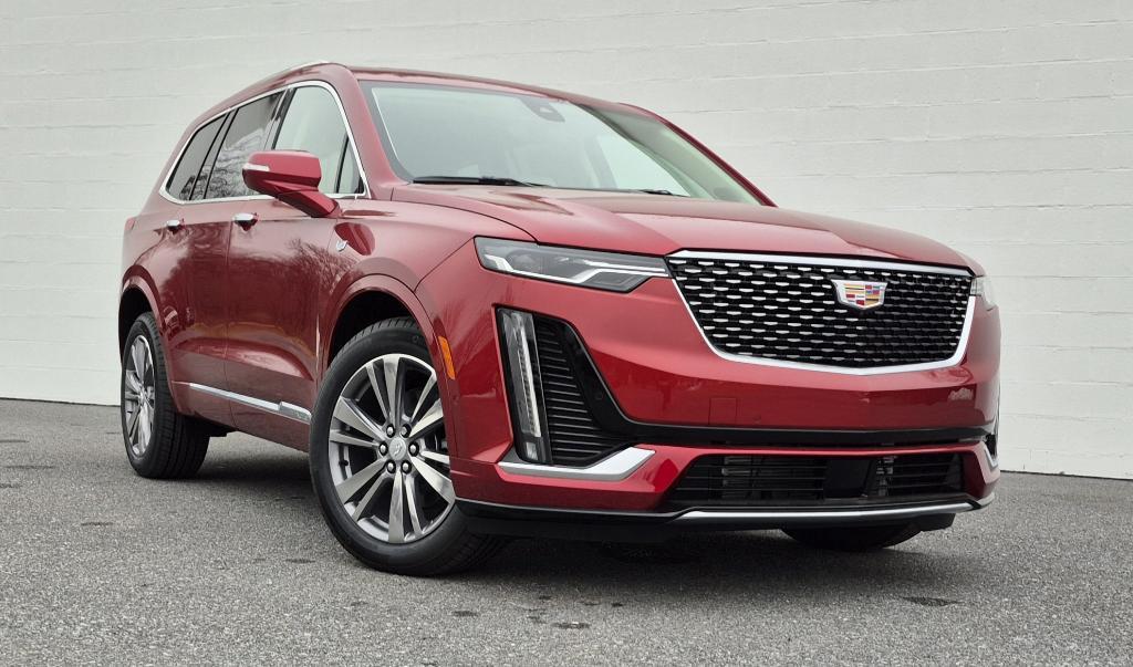 new 2025 Cadillac XT6 car, priced at $63,655