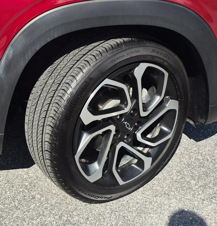 used 2025 Chevrolet Trax car, priced at $22,985