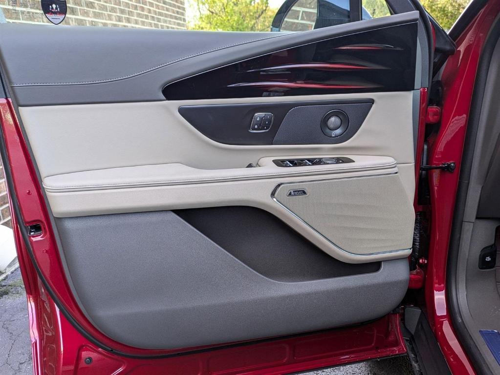 new 2025 Lincoln Nautilus car, priced at $64,065